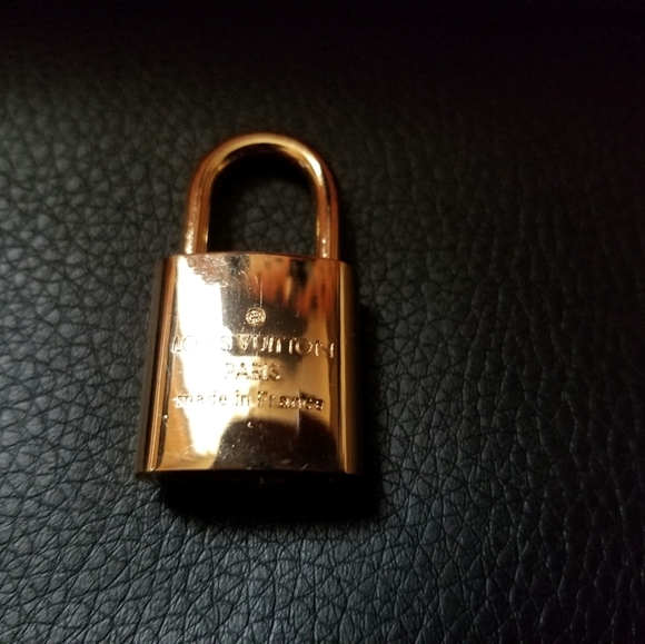 Genuine Leather Alma handbag. - Picture 9 of 9